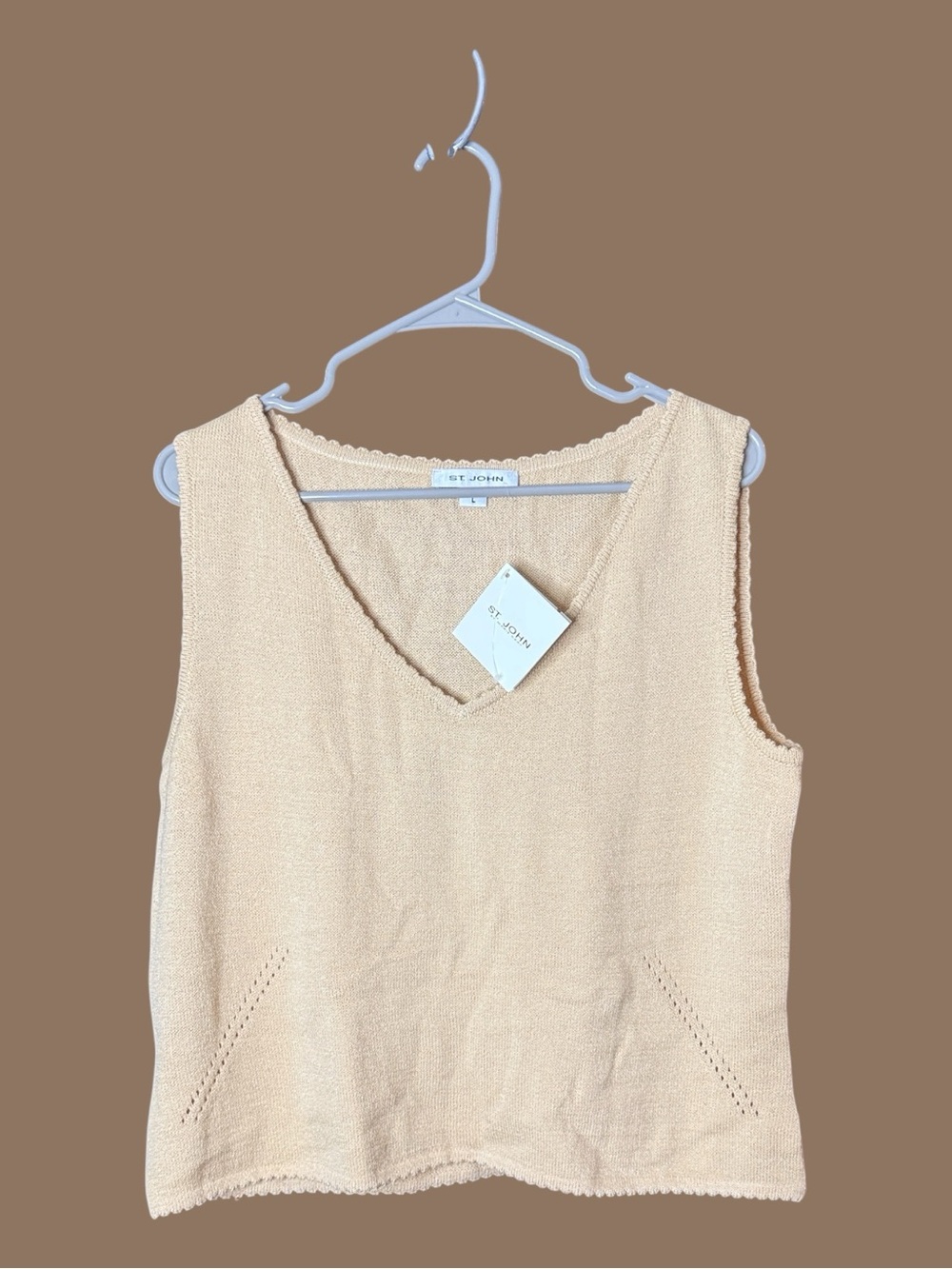St. John Sport butter-yellow knit V-neck top Size L New old Stock